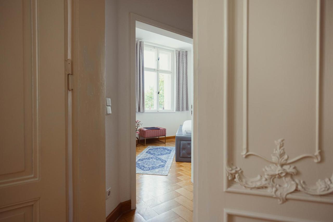 Exklusive Ferienwohnung Arthur In Zentraler Bestlage Von Zeitz! Vollausgestattet, Fahrstuhl, Magenta-Tv, Highspeed Wlan Extérieur photo