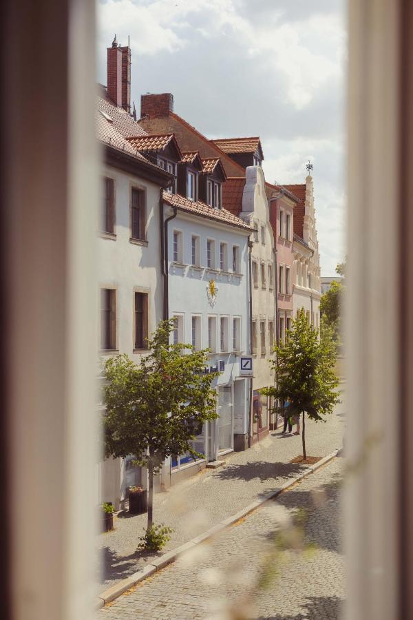 Exklusive Ferienwohnung Arthur In Zentraler Bestlage Von Zeitz! Vollausgestattet, Fahrstuhl, Magenta-Tv, Highspeed Wlan Extérieur photo